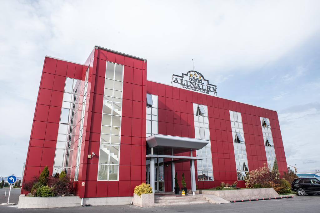 Hotel Alinalex - Paradisul Acvatic Braşov Exterior foto